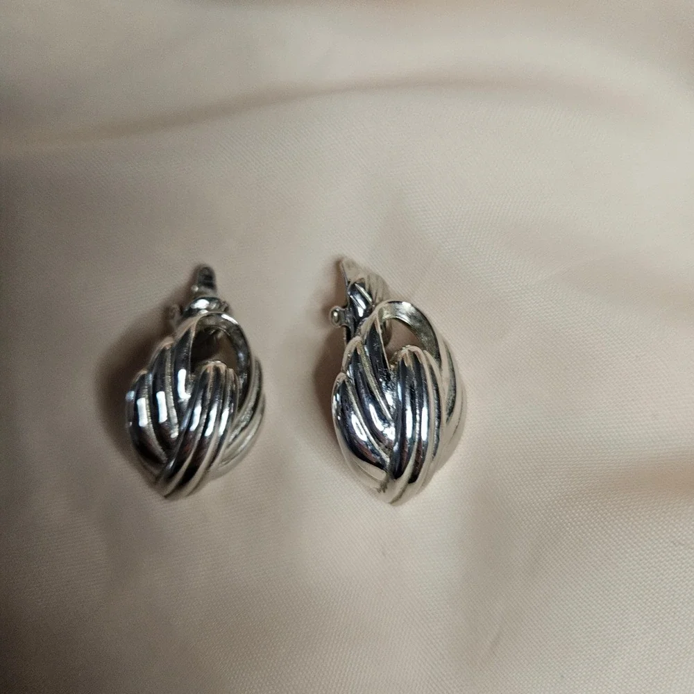 Vintage Trifari Clip On Earrings Set Silver Tone Swirl Gold Tone Triple Hoop 2pr